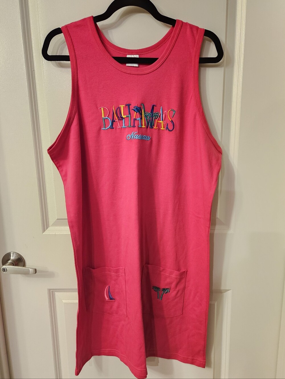Women's Plus-Size 'Bahamas Nassau' Embroidered Hot Pink Sleeveless Tunic Dress